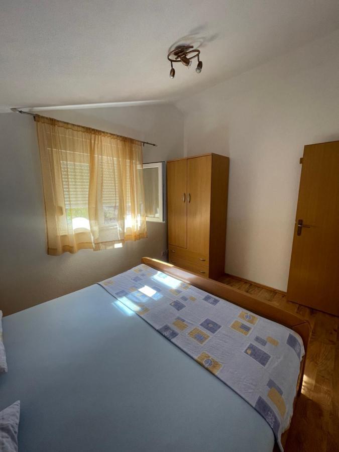 Hotel Apartman Jukic Marina Exterior foto