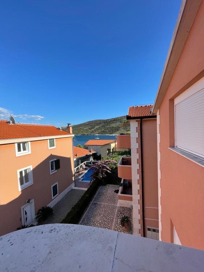 Hotel Apartman Jukic Marina Exterior foto