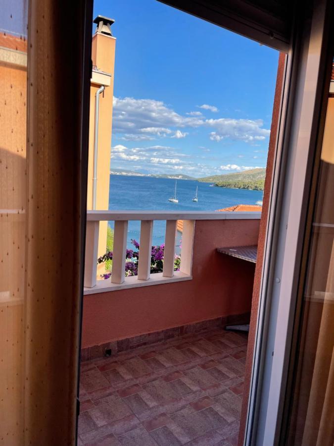 Hotel Apartman Jukic Marina Exterior foto