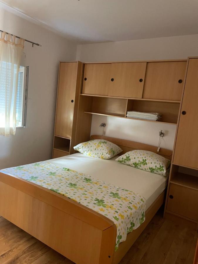 Hotel Apartman Jukic Marina Exterior foto