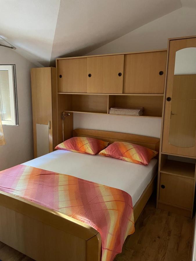 Hotel Apartman Jukic Marina Exterior foto