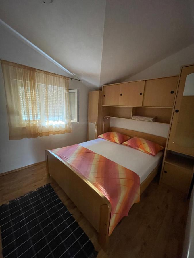 Hotel Apartman Jukic Marina Exterior foto