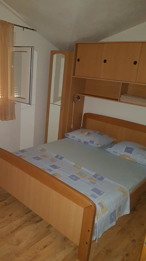 Hotel Apartman Jukic Marina Exterior foto